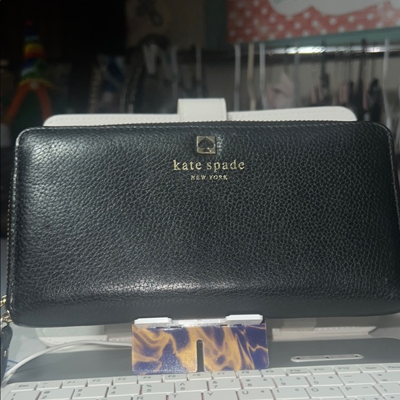 Kate Spade ♠️ Black Textured Wallet - Picture 5 of 9